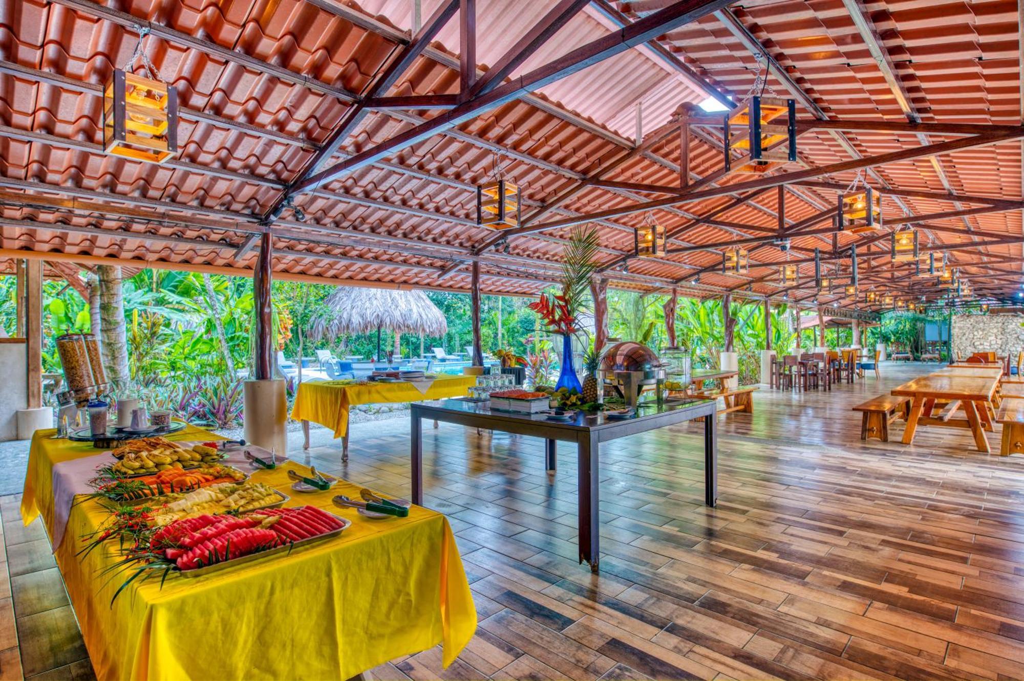 Atlantida Lodge Cahuita Eksteriør bilde