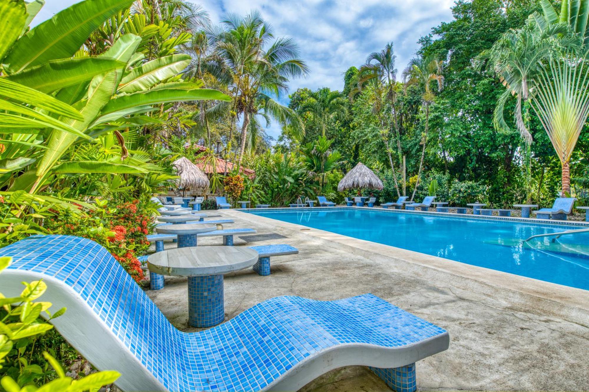 Atlantida Lodge Cahuita Eksteriør bilde