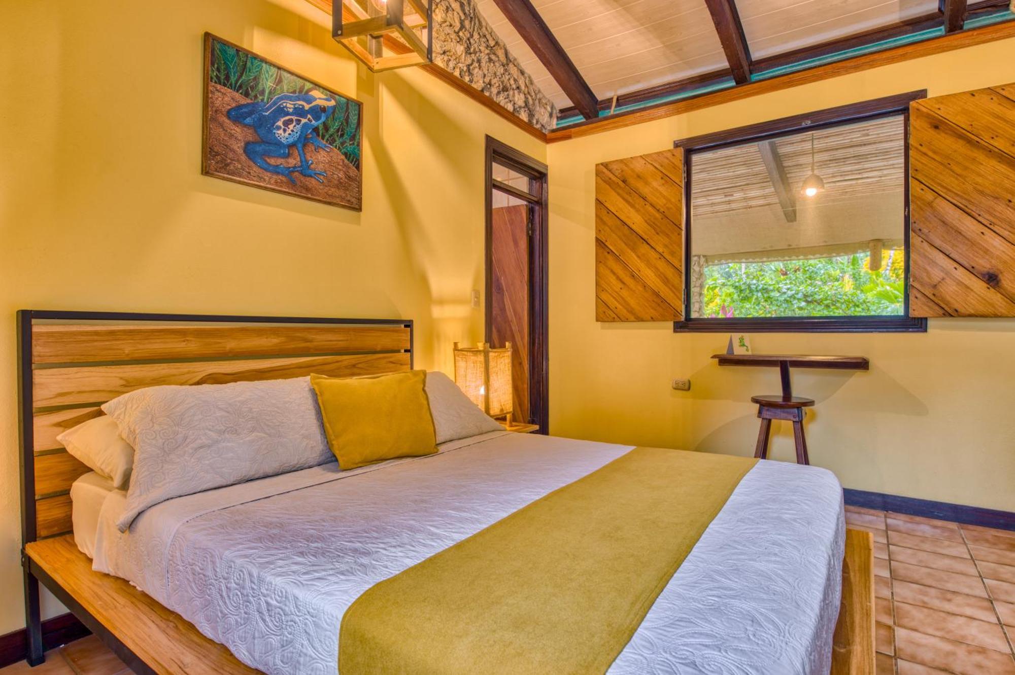 Atlantida Lodge Cahuita Eksteriør bilde