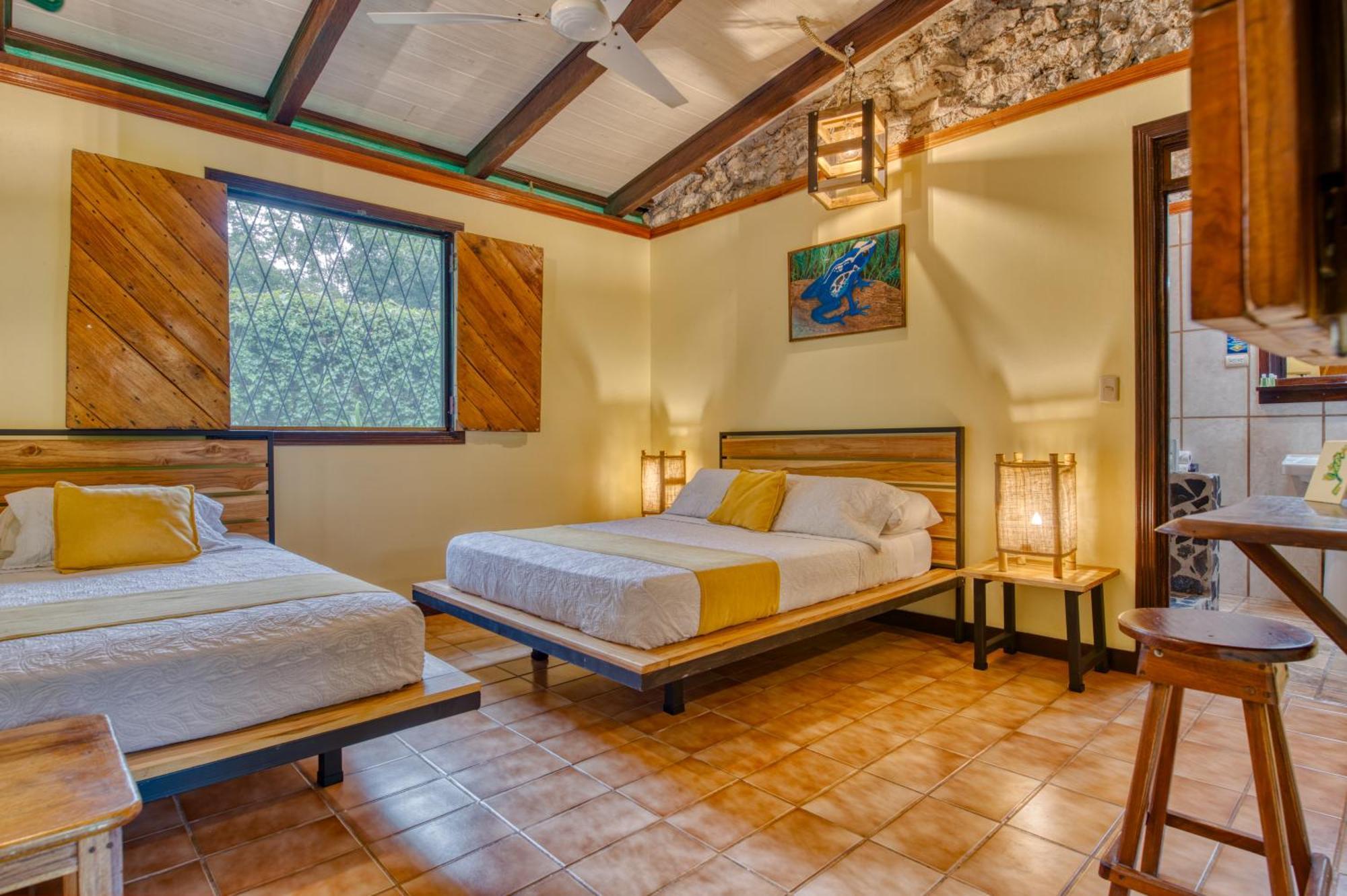 Atlantida Lodge Cahuita Eksteriør bilde