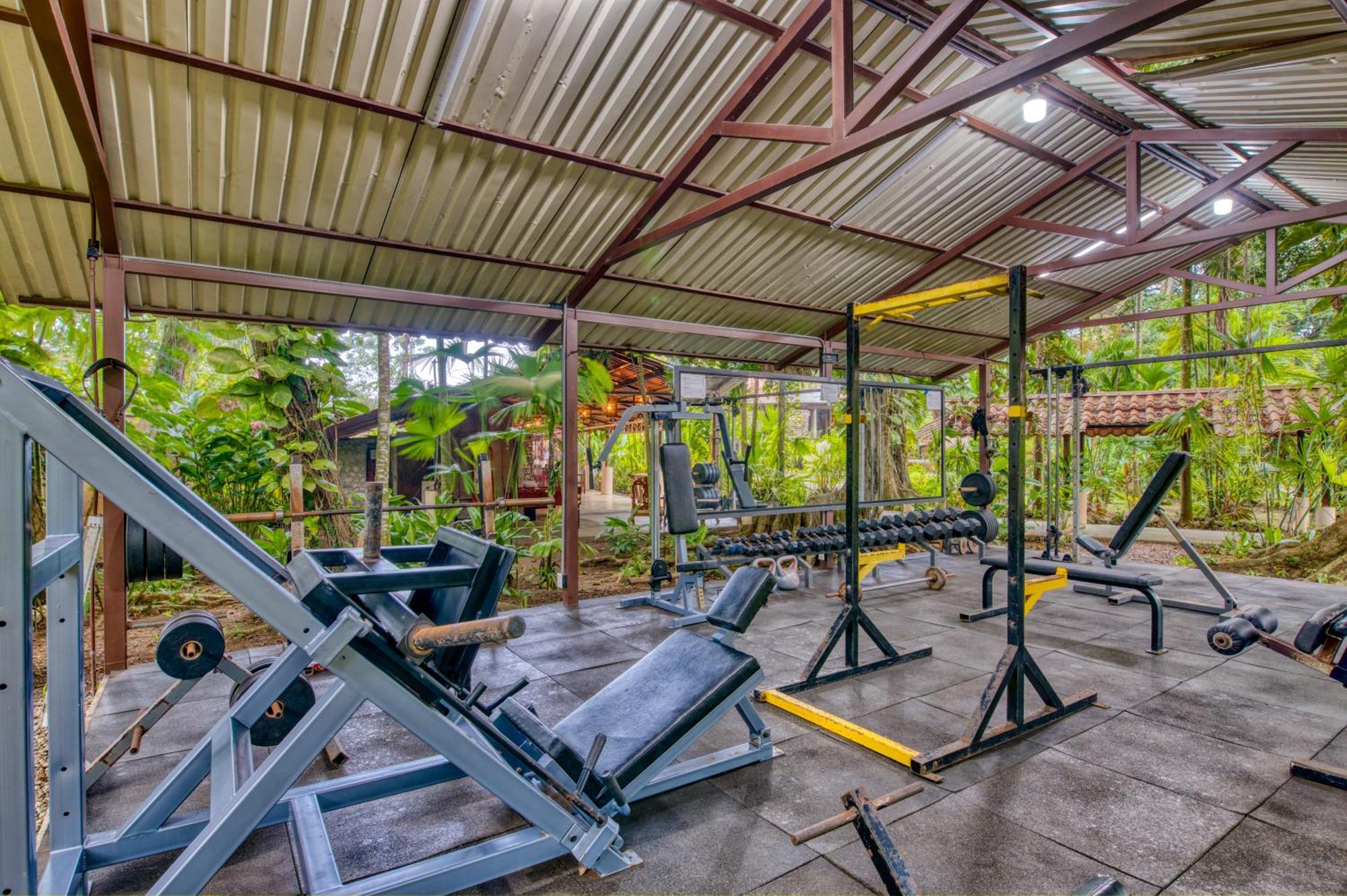 Atlantida Lodge Cahuita Eksteriør bilde