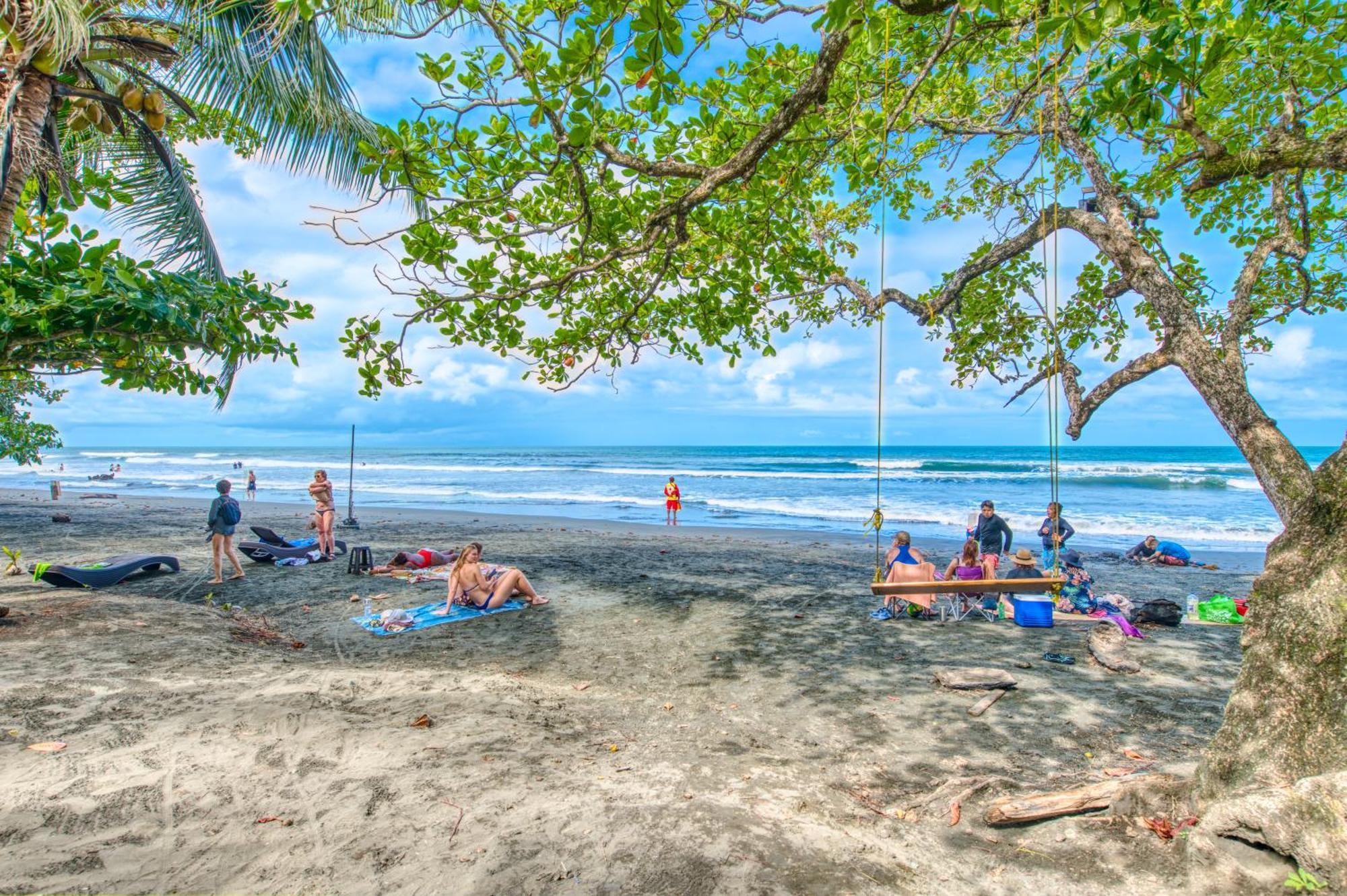 Atlantida Lodge Cahuita Eksteriør bilde