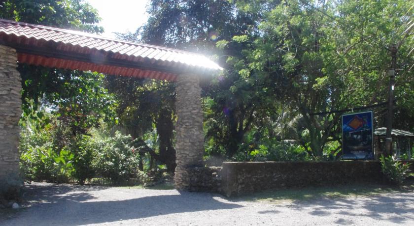 Atlantida Lodge Cahuita Eksteriør bilde